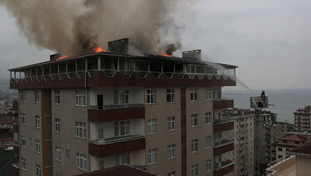13 katlı binada yangın paniği!