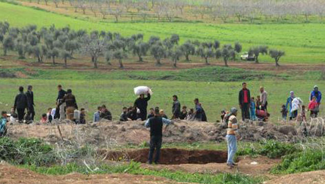 Suriyeliler'in Türkiye'ye kaçışı sürüyor