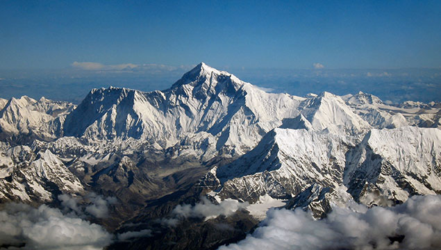 Çin, tünel için Everest'i delecek