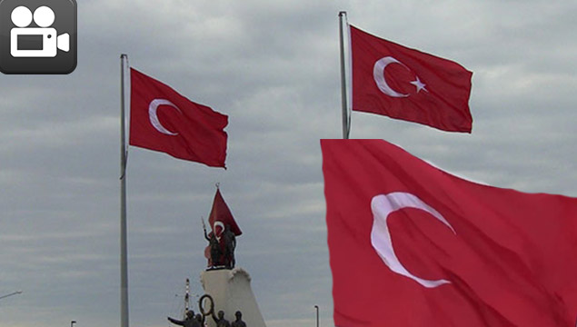 Yıldızsız Türk bayrağına tepki yağdı