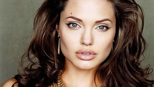 Angelina jolie 28 yaşında