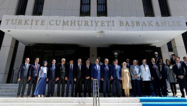 İzmir Başbakanlık Ofisi açıldı