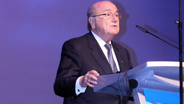 Sepp Blatter istifa etti
