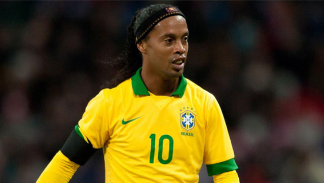 Ronaldinho ısrarı sürüyor