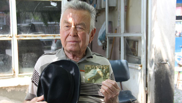 Demirel'in şapkasını 29 yıldır saklıyor