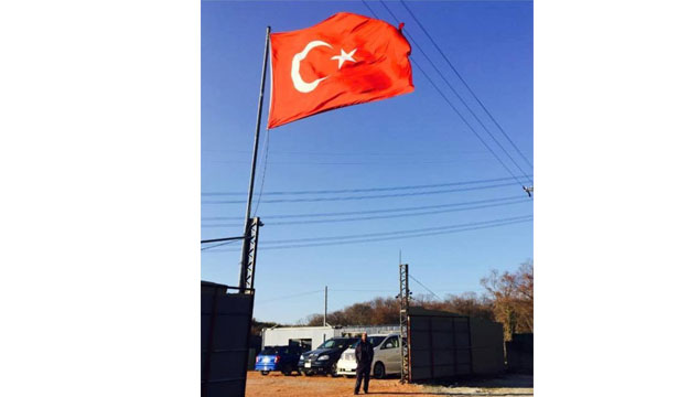 Bütün şantiyelerinde Türk bayrağı dalgalanıyor