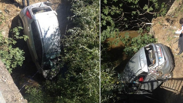 İzmir'de otomobil dereye uçtu: 2 ölü