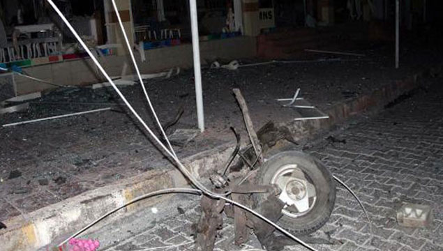 Polis aracına bombalı saldırı