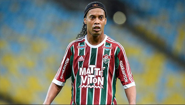 Ronaldinho'nun sözleşmesi feshedildi