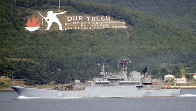 Rus savaş gemisi Çanakkale Boğazından geçti