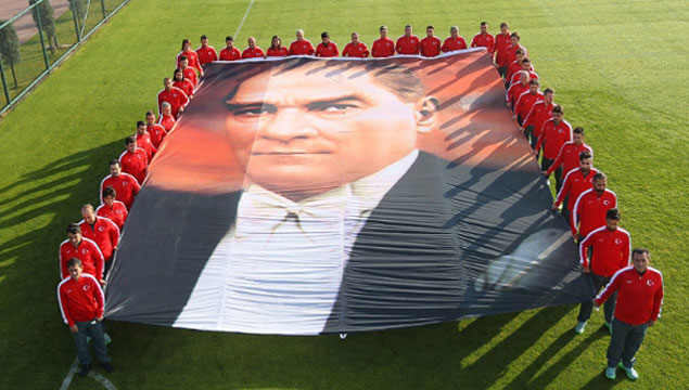 A Milliler Atatürk'ü unutmadı
