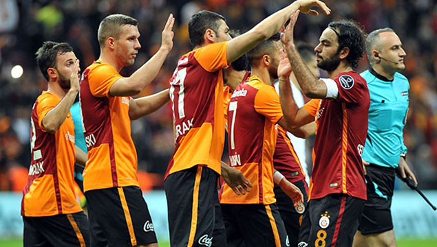 Galatasaray'da derbi öncesi kart alarmı
