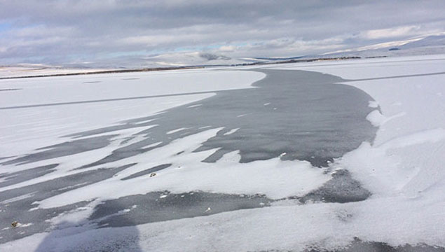 Çıldır Aktaş Gölü buz tuttu