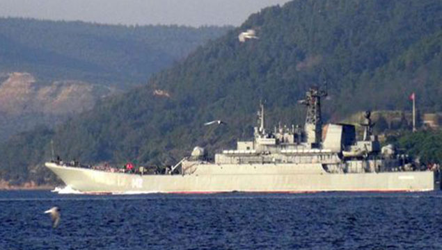 Rus gemisi Boğazdan geçti