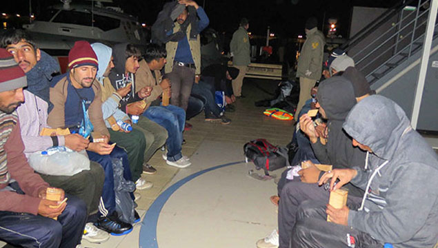 51 kaçak göçmen ölümden döndü