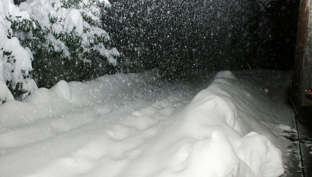 Rize'de kar 1 metreyi buldu!