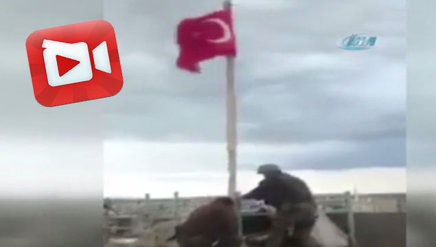 Cizre’ye Türk bayrağını çektiler
