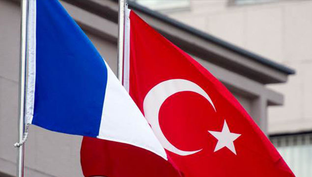 Fransa'da Türkçe yasaklandı