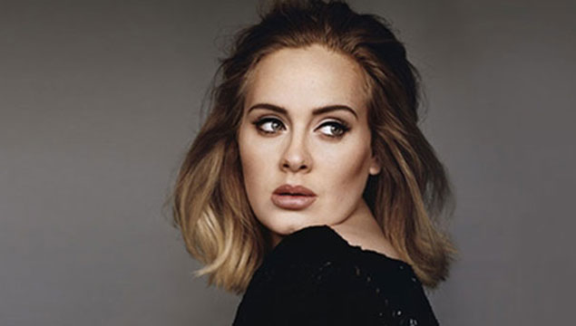 Adele'in fotoğrafları hacklendi!