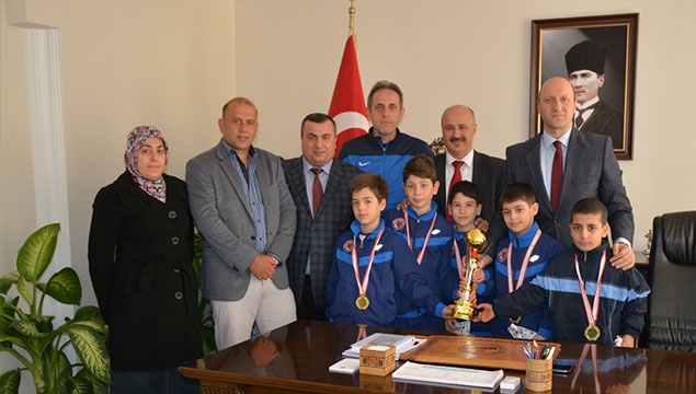 Yomra merkez ortaokulu Türkiye şampiyonu 