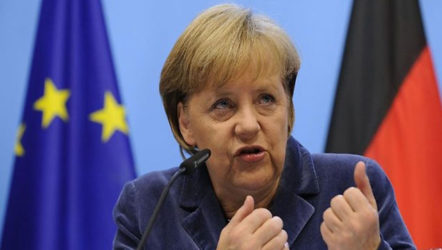 Merkel, Davutoğlu'nu aradı
